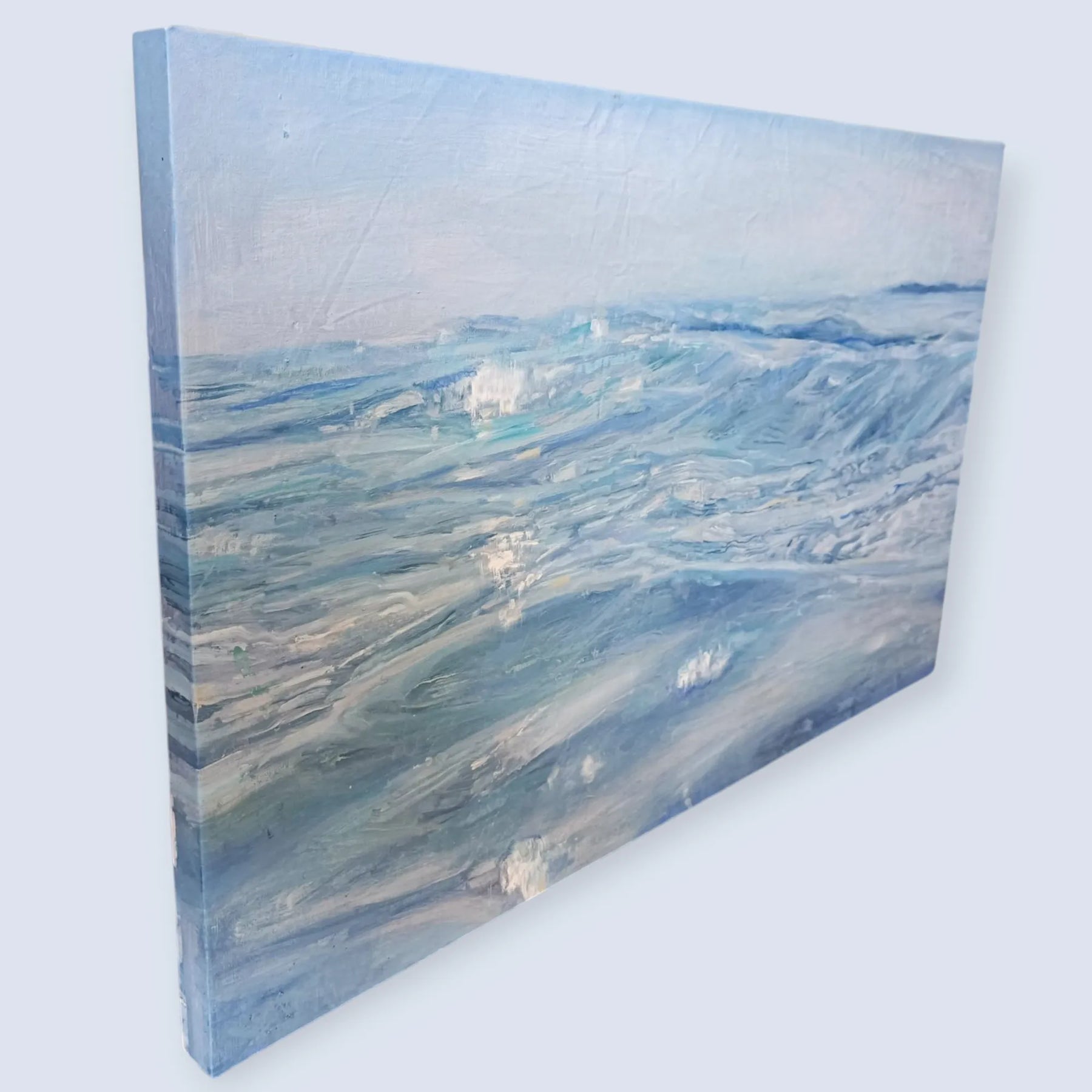 “the_glints_on_the_blue_liquid_surface”